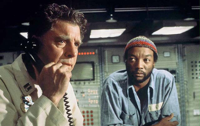 General Dell (Burt Lancaster) and Willis Powell (Paul Winfield) in the missile control room