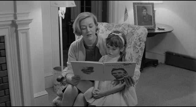 Delphine Downing (Kip McArdle), the final victim, celebrating Lincoln's birthday with her daughter in The Honeymoon Killers (1969)