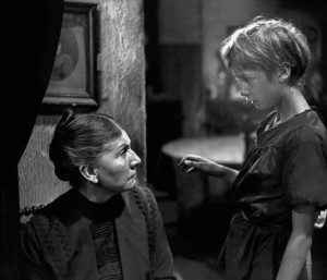 Robert Lynen as Francois with Catherine Fonteney as his mother in Julien Duvivier's Poil de Carotte (1933)