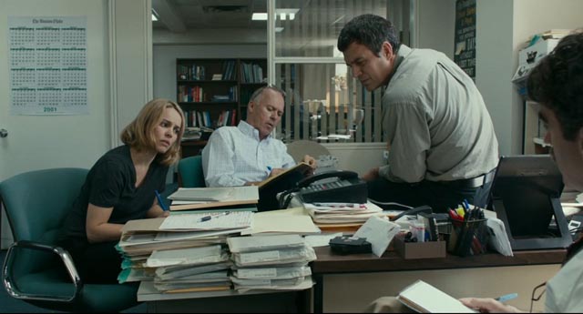The news team at work in Tom McCarthy's Spotlight (2015)