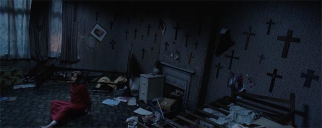 Demons and poltergeists plague a single-parent family in London in James Wan's The Conjuring 2 (2016)