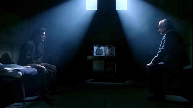 Detective Kinderman chats with Father Karras, an old friend trapped in the body of a killer in William Peter Blatty's The Exorcist III (1990)