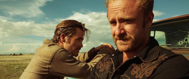 Chris Pine and Ben Foster as outlaw brothers in David Mackenzie's Hell or High Water (2016)