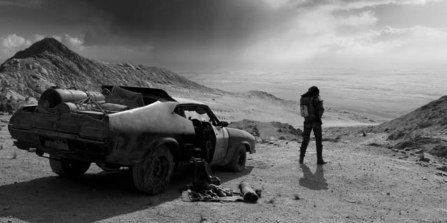 The striking opening image of George Miller's black-and-white Fury Road (2016)