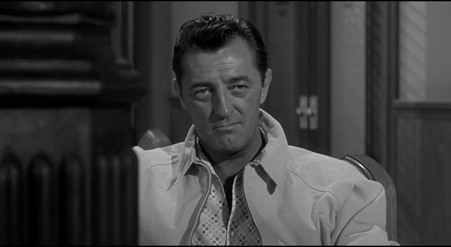 Robert Mitchum at his reptilian best as ex-con Max Cady in J. Lee Thompson's Cape Fear (1961)