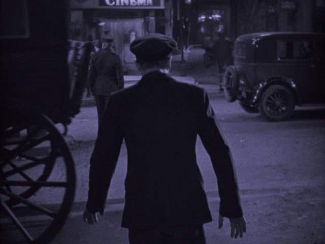 Gypo (Lars Hanson) walks to the police station as if in a trance in Arthur Robison's The Informer (1929)