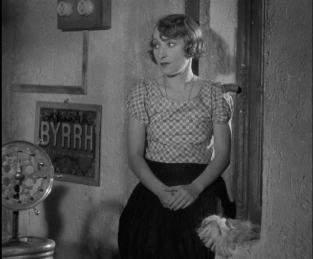 Orane Demazis as Fanny in Alexander Korda's Marius (1931)