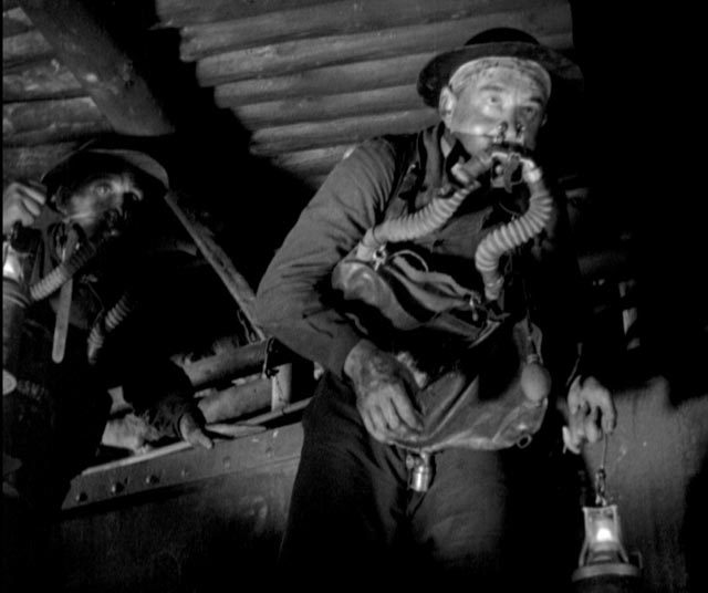 Echoes of the war: rescue workers in the mine in G.W. Pabst's Kameradschaft (1931)