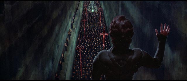 Messiah Paul Atreides (Kyle MacLachlan) addresses the Fremen warriors in David Lynch's Dune (1984)