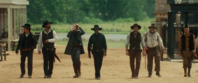 Actors playing at cowboys in Antoine Fuqua's The Magnificent Seven (2016)