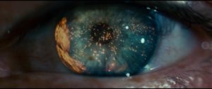 Blade Runner's hellscape reflected in a single eye ...