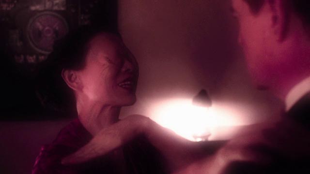 The eyeless woman Naido (Nae Tazawa) tries to warn Cooper in the Other Place in David Lynch's Twin Peaks (2017)