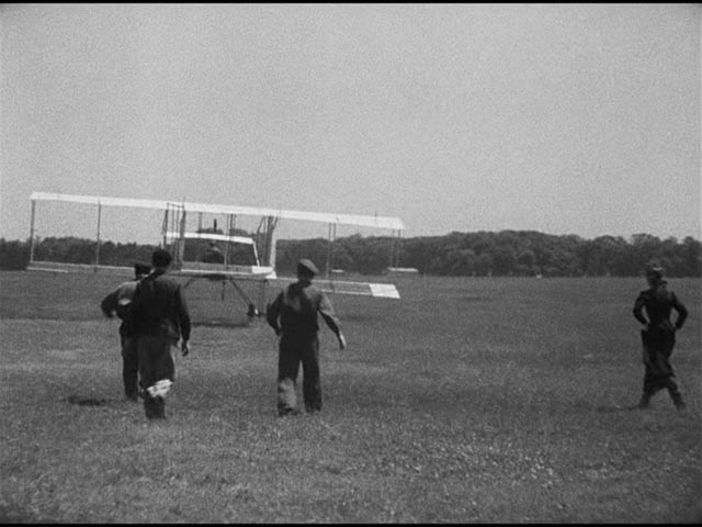 Chiffon's uncle Marc rises briefly into the air in Claude Autant-Lara's Le mariage de Chiffon (1942)