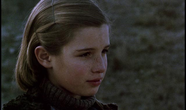 The world is seen through the eyes of a young girl in Victor Erice's El Sur (1983)