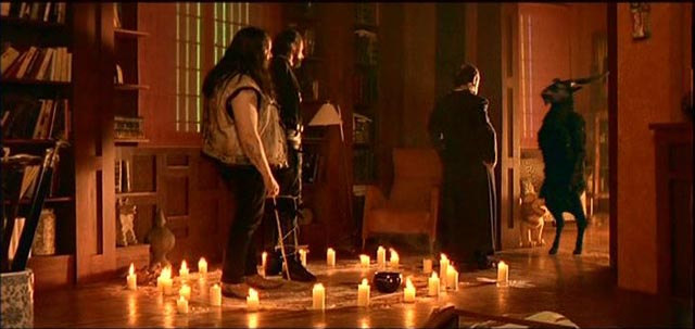 A determined priest turns to evil to defeat the Antichrist in Alex de la Iglesia's The Day of the Beast (1995)