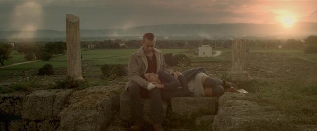 An American tourist falls for a mythic being in Justin Benson & Aaron Moorhead's Spring (2014)