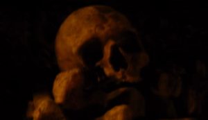 Skull from the catacombs in Paris, used as image for the music video The Duel performed by Töt Bête Lögn