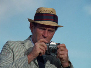 Darren McGavin as reporter Carl Kolchak in John Llewellyn Moxey's The Night Stalker (1972)