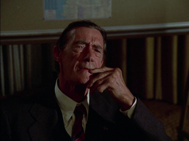 John Carradine as Kolchak'c newspaper-owning boss in Dan Curtis' The Night Strangler (1973)