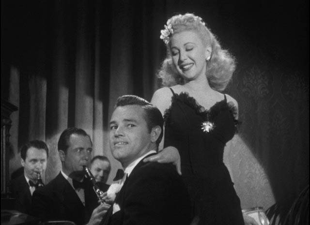 Al (Tom Neal) and Sue (Claudia Drake) in happier times in New York in Edgar G. Ulmer'a Detour (1946)
