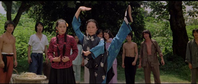 Fei-hung (Jackie Chan)'s Aunt (Linda Lin) teaches him a lesson in the market in Yuen Woo-ping's Drunken Master (1978)
