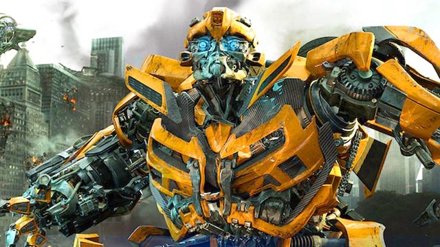 Giant destructive robots can be really cute: Travis Knight's Bumblebee (2018)