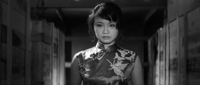 Ruthless gangs traffic in drugs and human lives in Seijun Suzuki's Smashing the O-Line (1960)