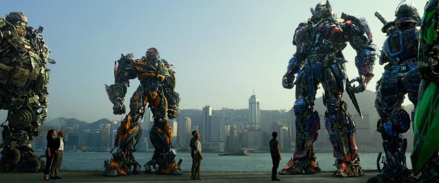 Making human characters seem very small in Michael Bay's Transformers series (2007-17)