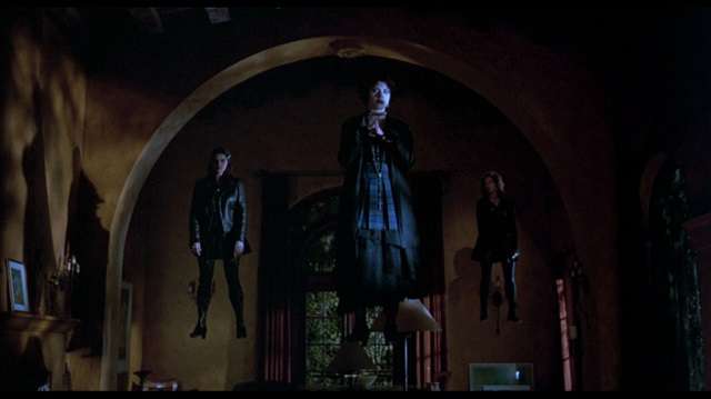 High school outsiders become mean girls in Andrew Fleming's The Craft (1996)