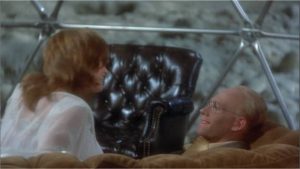 Billy (Michael Sacks) finally finds peace and contentment, with actress Montana Wildhack (Valerie Perrine) on the planet Tralfamadore in George Roy Hill's Slaughterhouse-Five (1972)