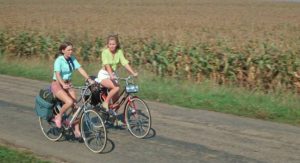 Two English nurses (Pamela Franklin & Michele Dotrice) take a relaxing vacation in France in Robert Fuest's And Soon the Darkness (1970)