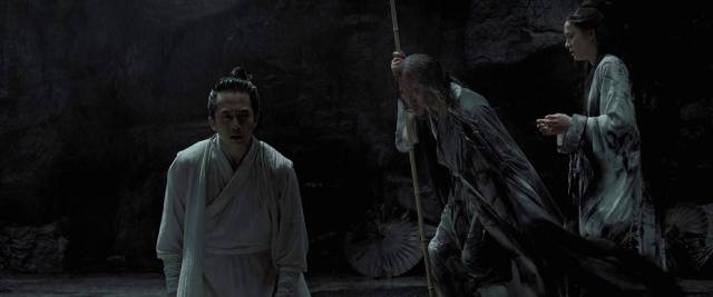 A dying commander and his wife use his double to fight the kingdom's enemies in Zhang Yimou's Shadow (2018)