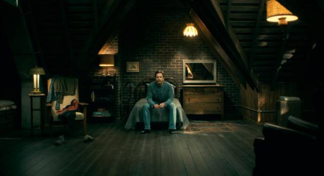 Dan Torrance (Ewan McGregor) feels the horror sof his childhood returning in Mike Flanagan's Doctor Sleep (2019)