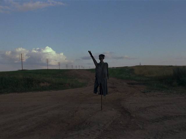 The Hitler effigy planted at a crossroads for the Germans to see in Elem Klimov's Come and See (1985)