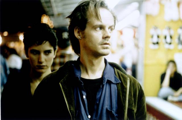 Sam (Larry Fessenden) becomes increasingly disoriented as the strange relationship with Anna (Meredith Snaider) develops in Larry Fessenden's Habit (1995)