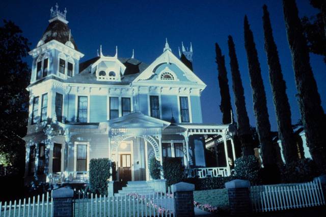 There's something sinister in the old mansion in Steve Miner's House (1985)