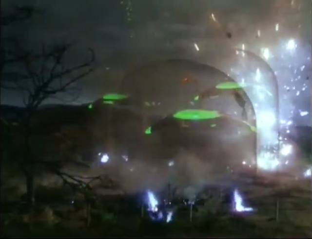 Protected by a force field, the war machines are impervious to human weapons, even atomic bombs in Byron Haskin's The War of the Worlds (1953)