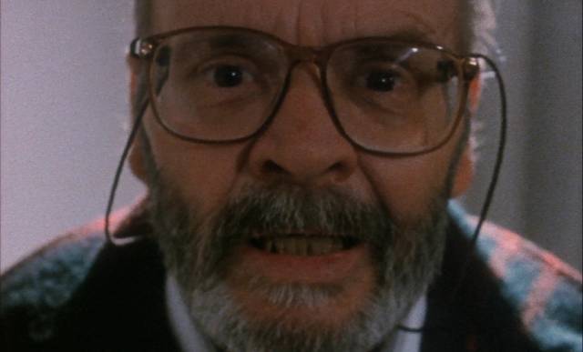 Lucio Fulci as director "Lucio Fulci" going mad in Lucio Fulci's Cat in the Brain (1990)