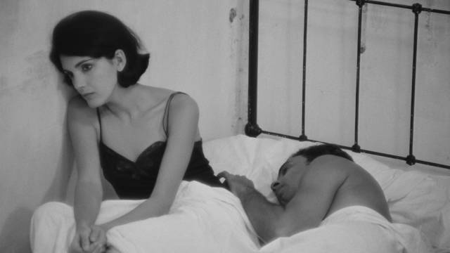 Lucia (Eslinda Nunez) gives up her dull middle class life to join revolutionary Aldo (Ramon Brito) in Humberto Solas' Lucia (1968)