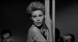 Kay Greylek (Kim Novak) embarks on a career as a nightclub singer in Phil Karlson's 5 Against the House (1955)