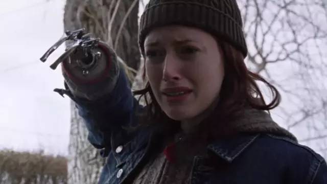 A young woman (Sally Conway) confronts her attacker in Douglas Buck's Prologue (2003)