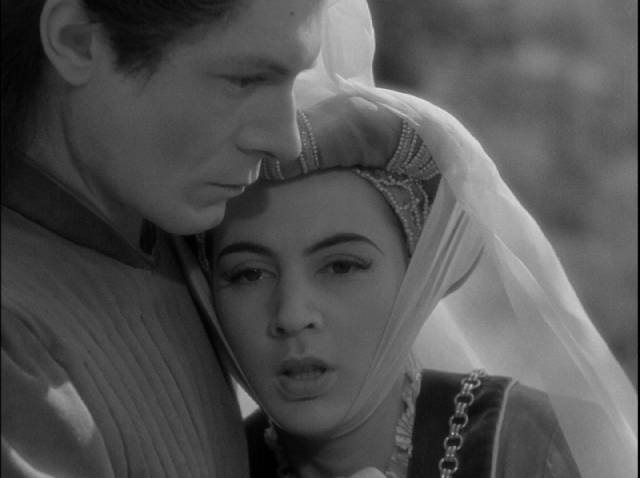 Gilles (Alain Cuny) falls in love with the mortal Anne (Marie Déa) in Marcel Carné’s Les visiteurs du soir (1942)