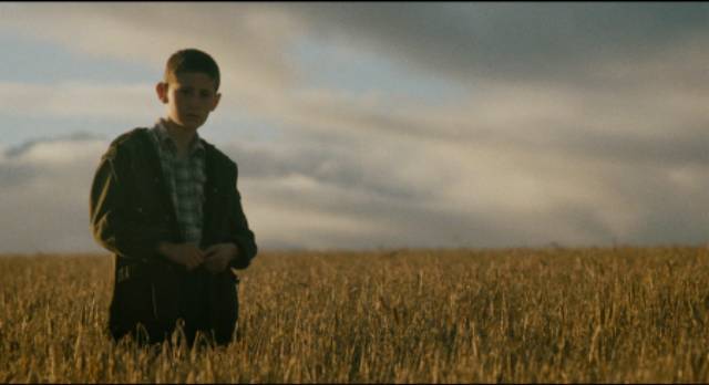 James (William Eadie) escapes the Glasgow slums for a moment in Lynne Ramsay's Ratcatcher (1999)
