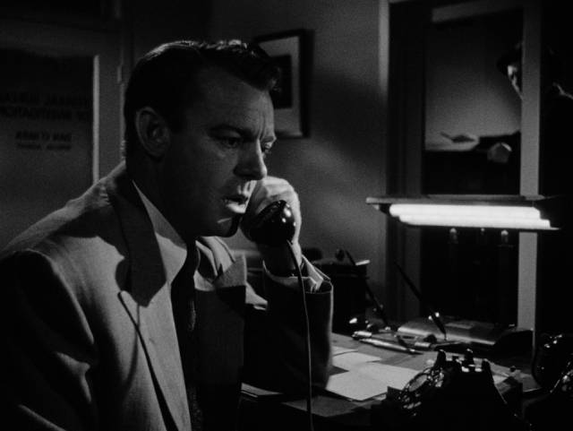 Federal agent Dan O'Hara (Dennis O’Keefe) tracks foreign spies in Gordon Douglas's Walk a Crooked Mile (1948)