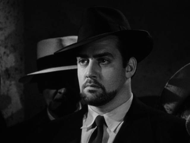 Raymond Burr is murderous foreign agent Krebs in Gordon Douglas's Walk a Crooked Mile (1948)