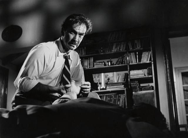 Journalist Alfredo Gaspar (Carlos Cores) commits an unforgivable act in Fernando Ayala’s The Bitter Stems (1956)