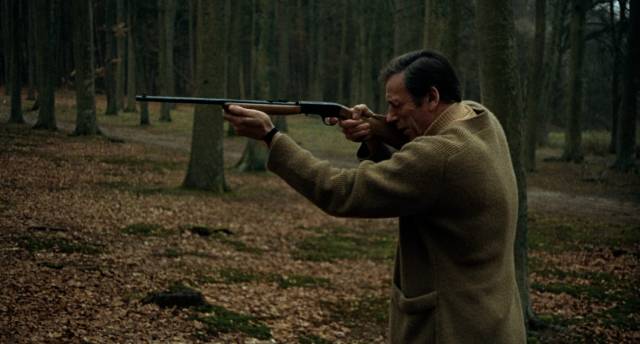 Jansen (Yves Montand) regains his confidence and self-respect when he's recruited for the heist in Jean-Pierre Melville's Le cercle rouge (1970)