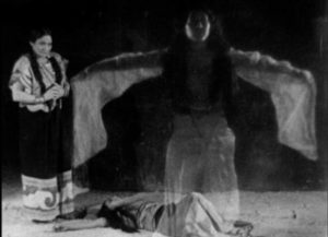 The spirit of La llorona escapes La Malinche (María Luisa Zea)'s body in Ramon Peon's La llorona (1933)