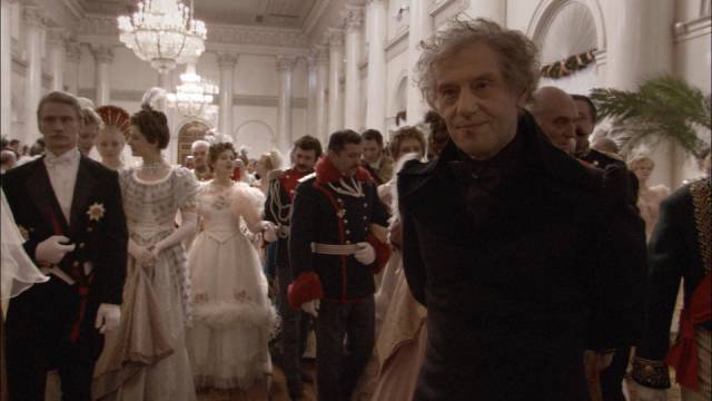 History as continuous pageant in Aleksandr Sokurov's Russian Ark (2002)