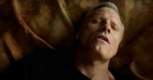 The pain of Saul Tenser (Viggo Mortensen)'s transformations is no longer alleviated by the womb-like technology he's dependent on in David Cronenberg's Crimes of the Future (2022)